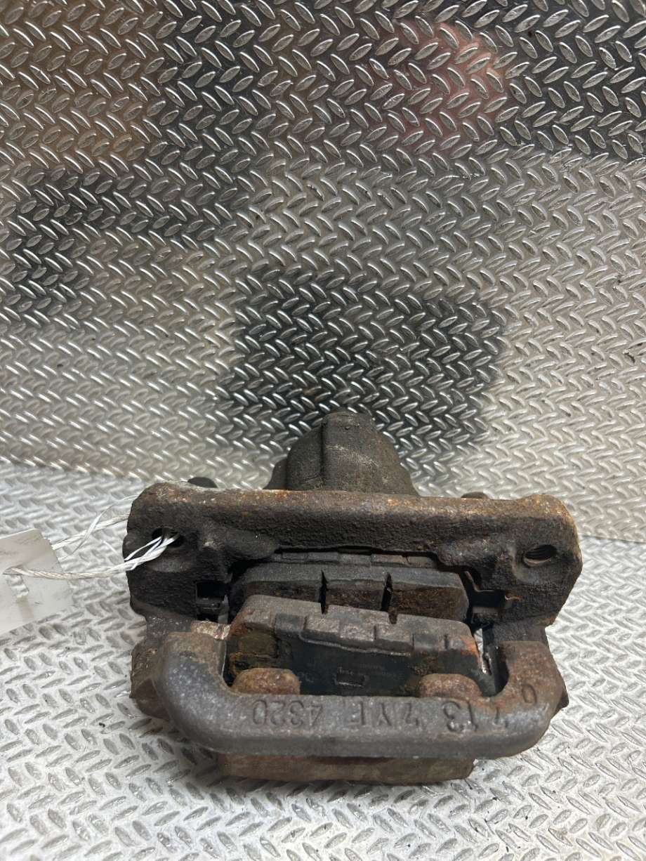 Bremsecaliper venstre bak til Nissan Leaf, 2018-->> (Type II)  (NISSAN|440113NK0A)