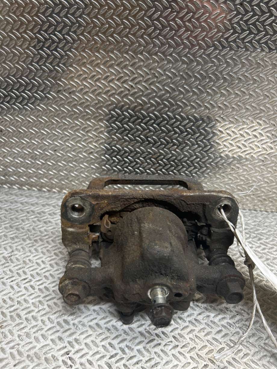 Bremsecaliper venstre bak til Nissan Leaf 2018-->> (Type II)  (NISSAN|440113NK0A|)