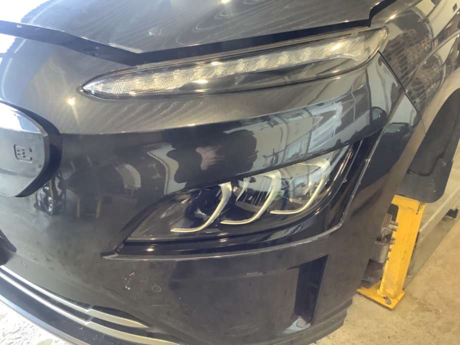 Frontlykt venstre halogen til Hyundai Kona, 2021-2023 (Type I, Fase 2)  (HYUNDAI|92101J9600)