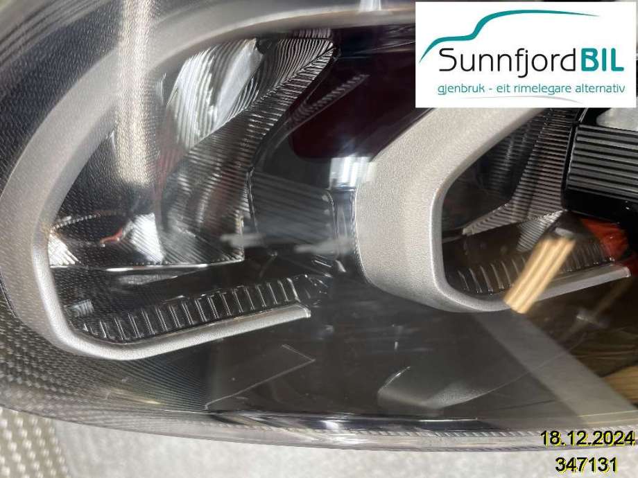Frontlykt venstre halogen til Hyundai Kona 2021-2023 (Type I, Fase 2)  (HYUNDAI|92101J9600|)