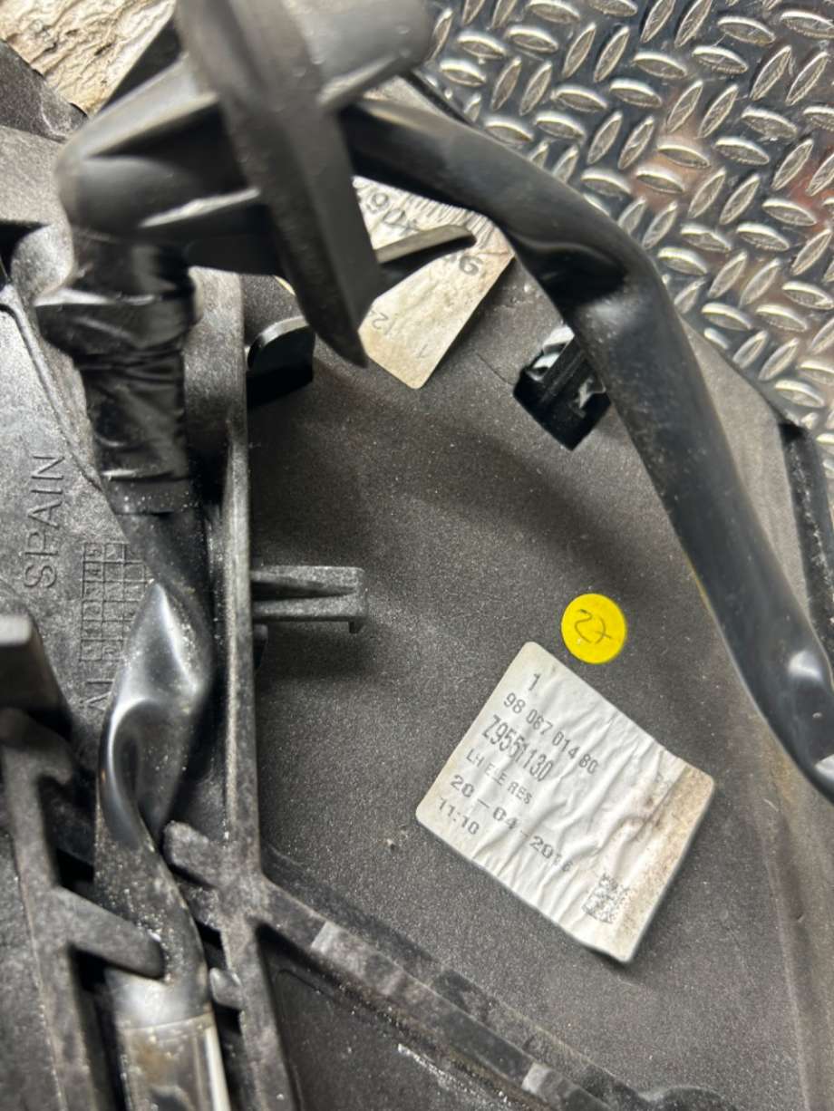 Speil venstre til Toyota Proace 2016-->> (Type II)  (TOYOTA||Z9551130|9808701480)