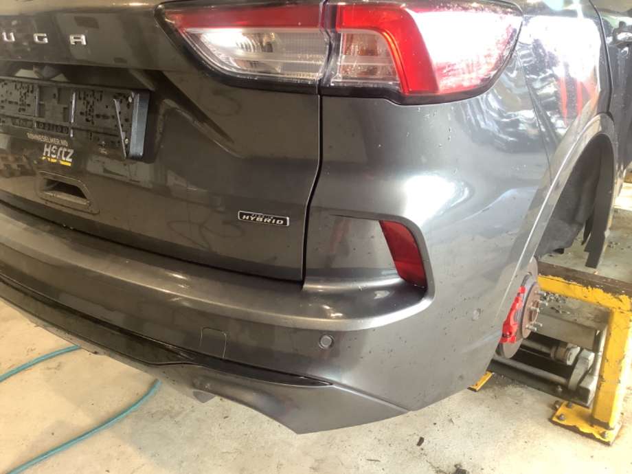 Støtfanger bak til Ford Kuga 2019-->> (Type III)  (FORD|)