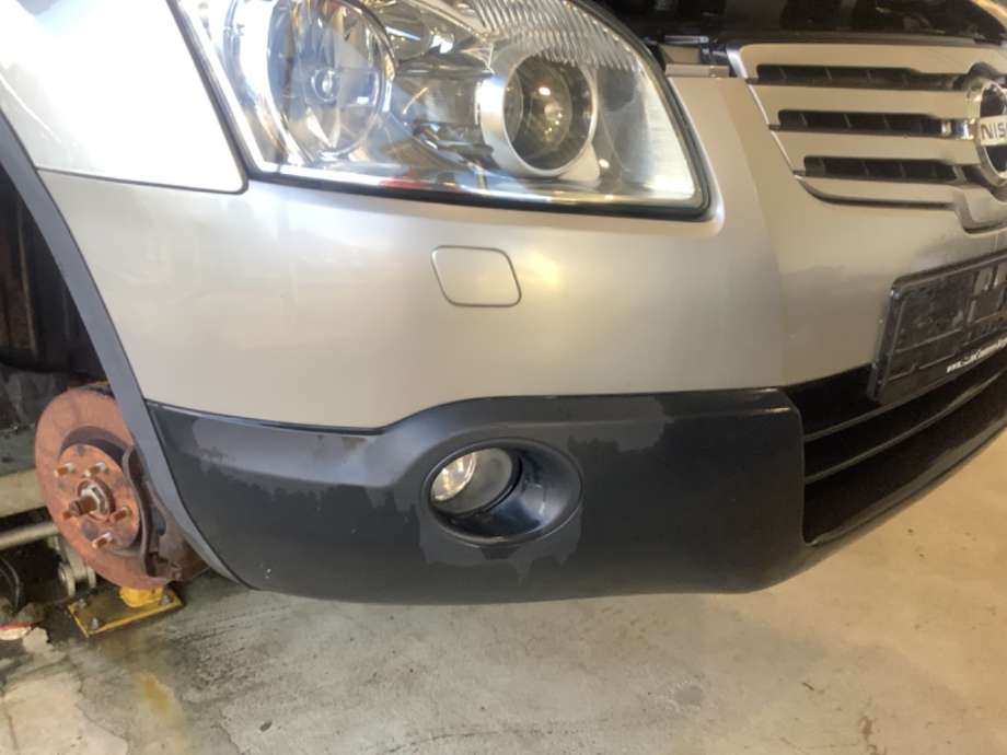 Støtfanger foran til Nissan Qashqai 2007-2010 (Type I, Fase 1)  (NISSAN|)