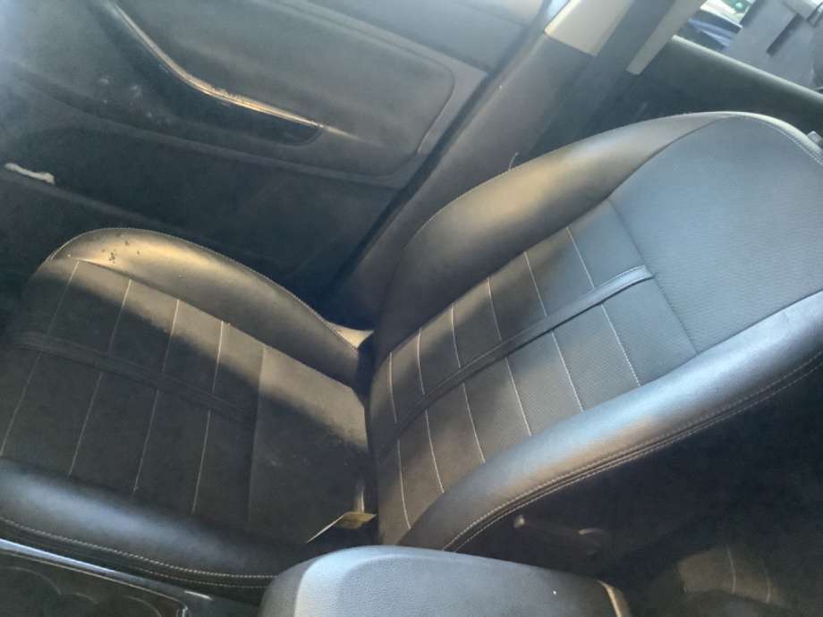 Sete foran høyre til Ford Kuga, 2008-2012 (Type I)  (FORD|)