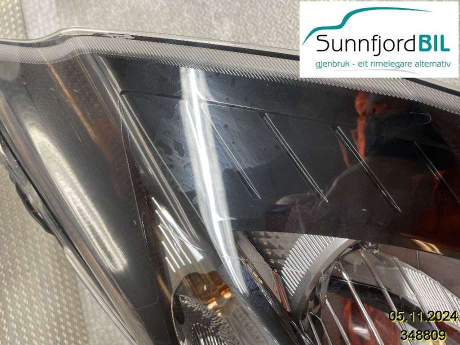 Frontlykt venstre halogen til Ford Transit Custom 2013-2023 (Type I)  
