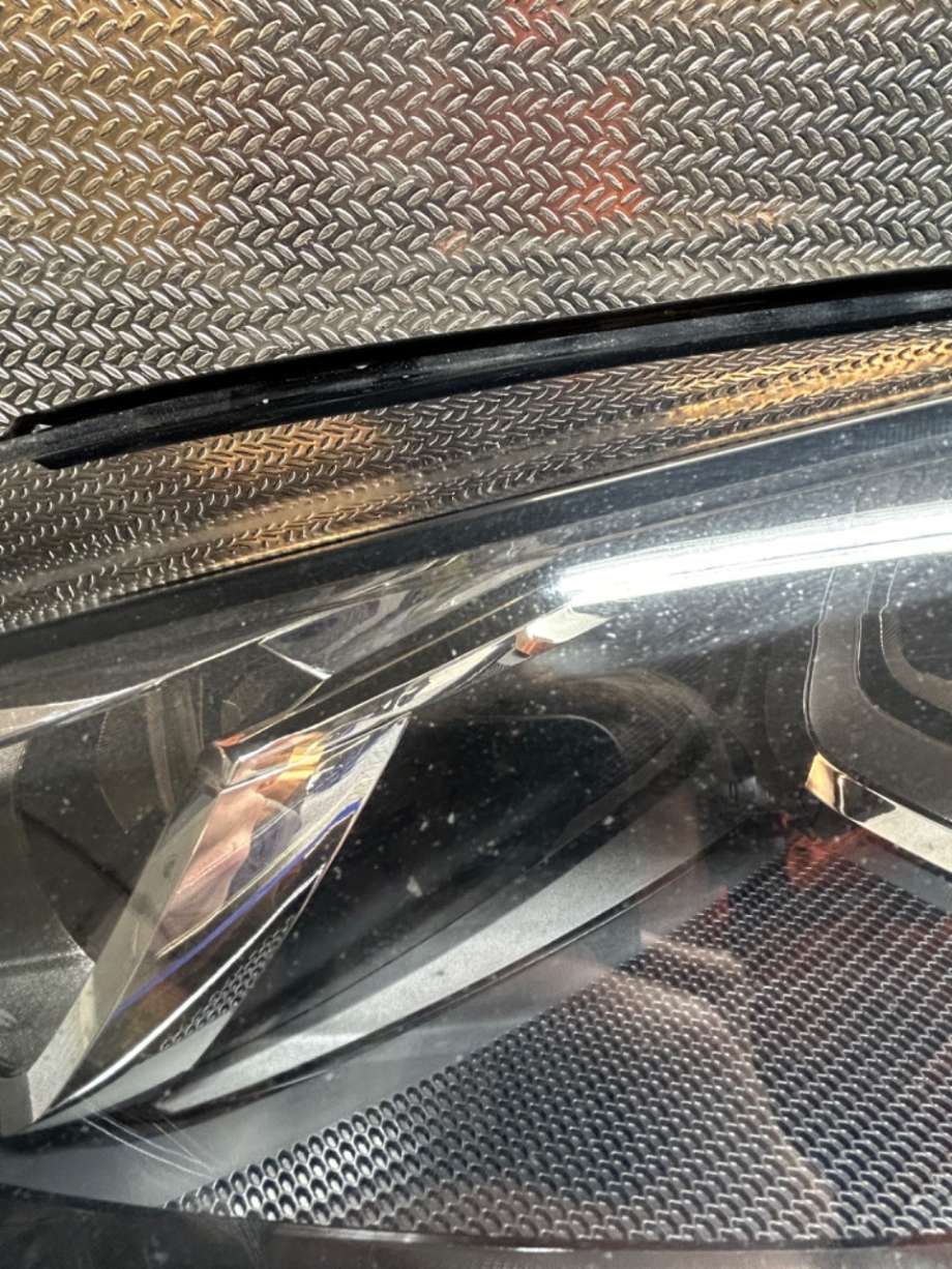 Frontlykt venstre halogen til VW e-Golf, 2014-2017 (Fase 1)  (VOLKSWAGEN|5GE941773)