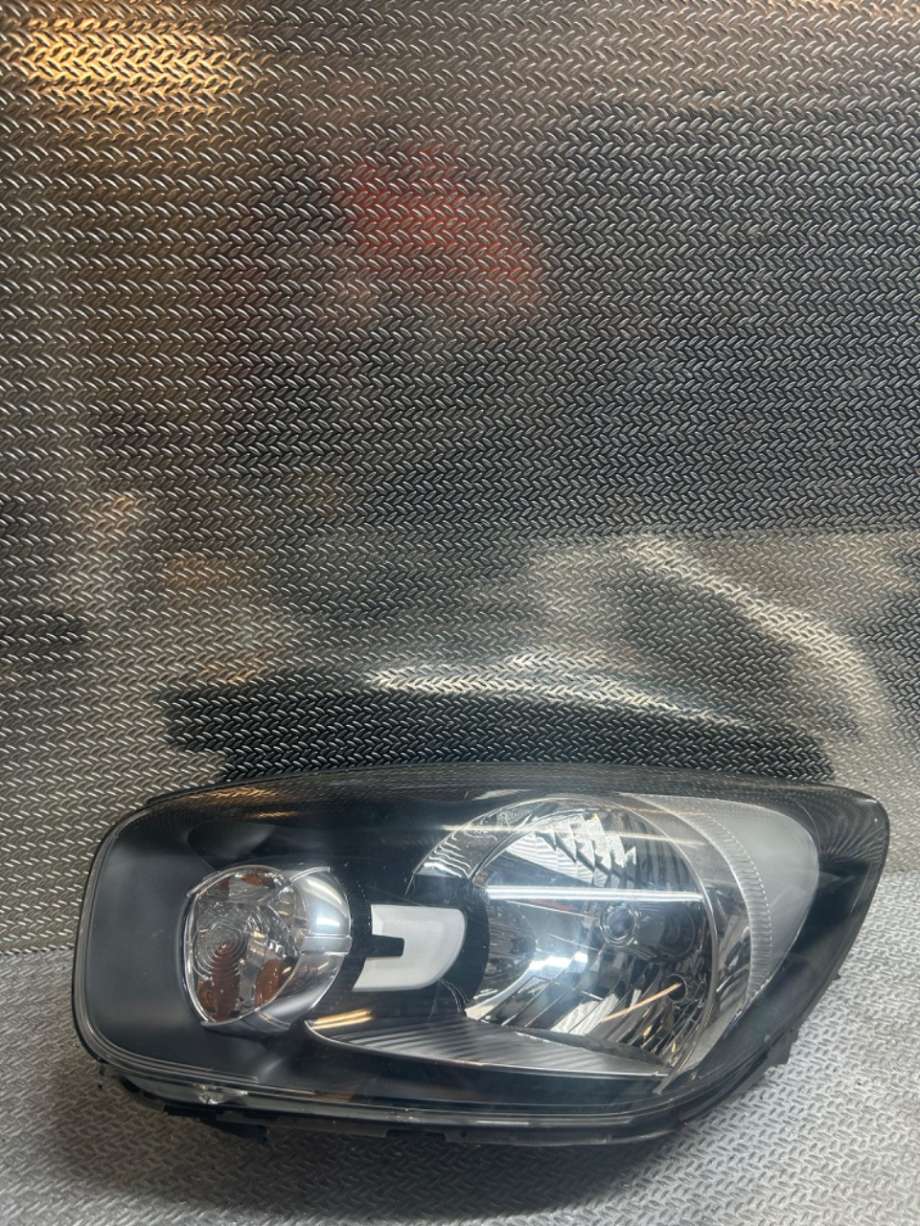 Frontlykt venstre halogen til Kia Picanto, 2011-2017 (Type II)  (KIA|921011Y011)