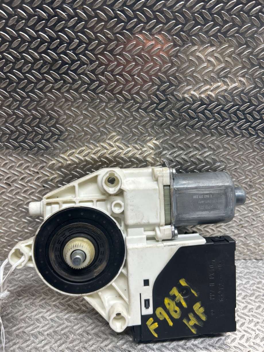 Ruteheis høyre til VW Caddy, 2015-2020 (Type III, Fase 3)  (VOLKSWAGEN|2K5959702A)