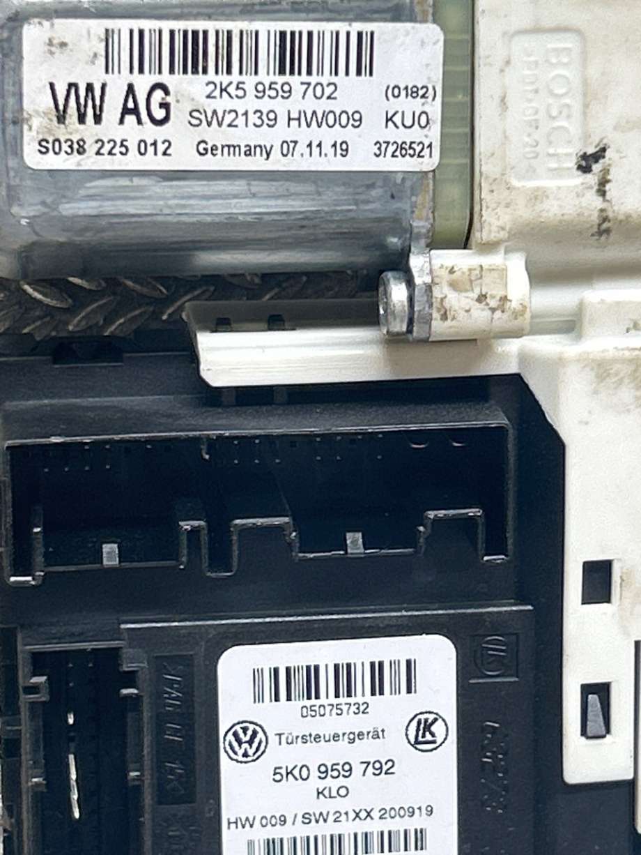 Ruteheis høyre til VW Caddy 2015-2020 (Type III, Fase 3)  (VOLKSWAGEN|2K5959702A|2K5 959 702 A|2K5959702)
