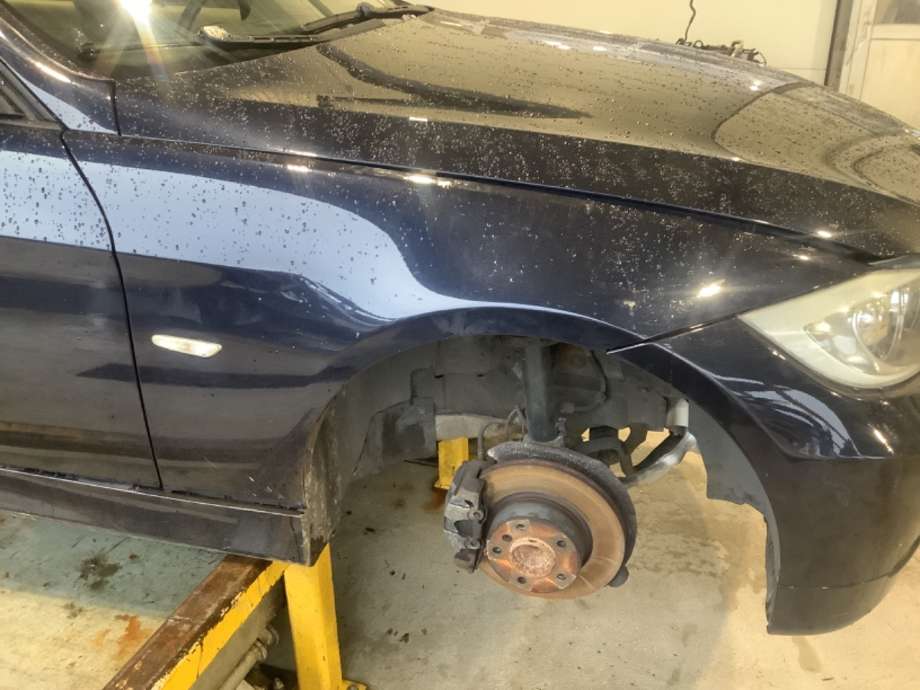 Skjerm høyre foran til BMW 3-Serie, 2005-2011 (E90/E91/E92/E93) (E90/E91/E92/E93) (BMW|41 35 5 A55 AF4)