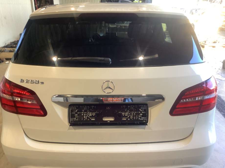 Bakluke combi til Mercedes B-Klasse, 2011-2018 (W246) (W246) (MERCEDES|A 246 740 01 05)