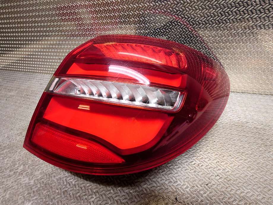 Baklykt høyre til Mercedes B-Klasse 2011-2018 (W246) (W246) (MERCEDES|A2469068800|A 246 906 88 00)