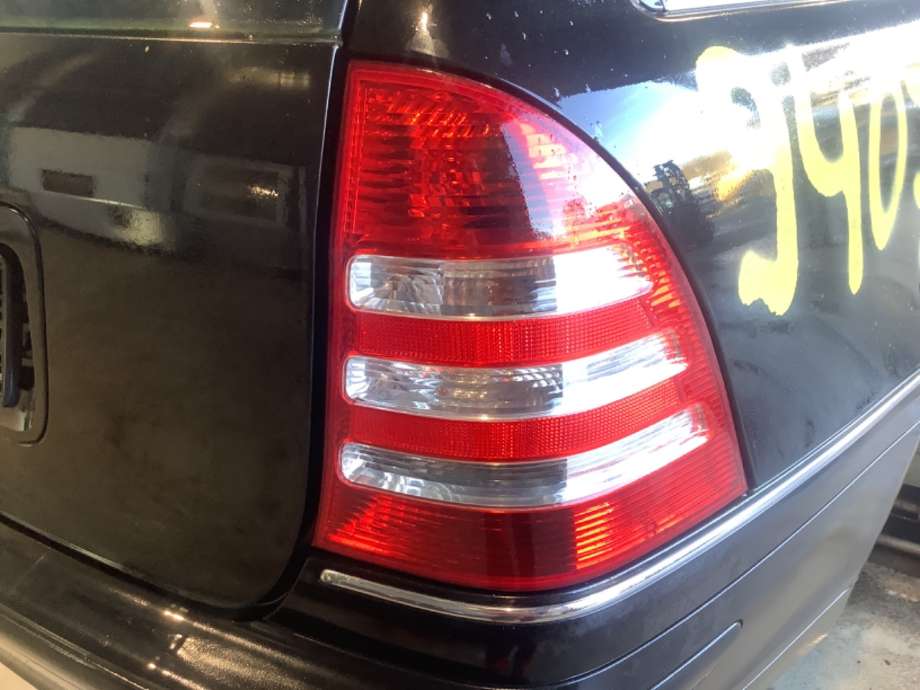 Baklykt høyre til Mercedes C-Klasse, 2004-2007 (Fase 2) (W203) (W203) (MERCEDES|A 203 820 23 64)