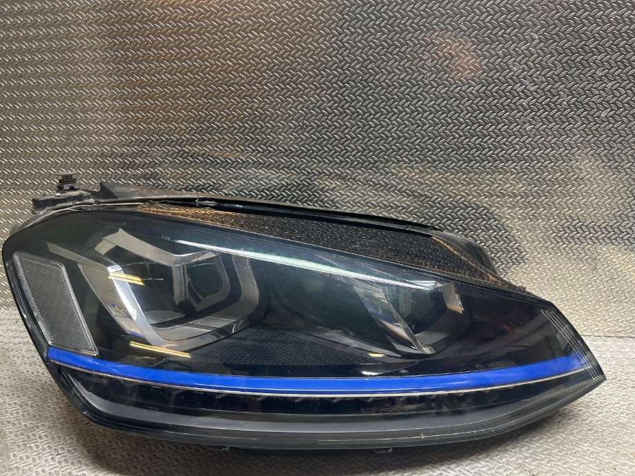Frontlykt høyre halogen til VW e-Golf 2014-2017 (Fase 1)  (VOLKSWAGEN|5GE941774|5GE 941 774|5GE941036)