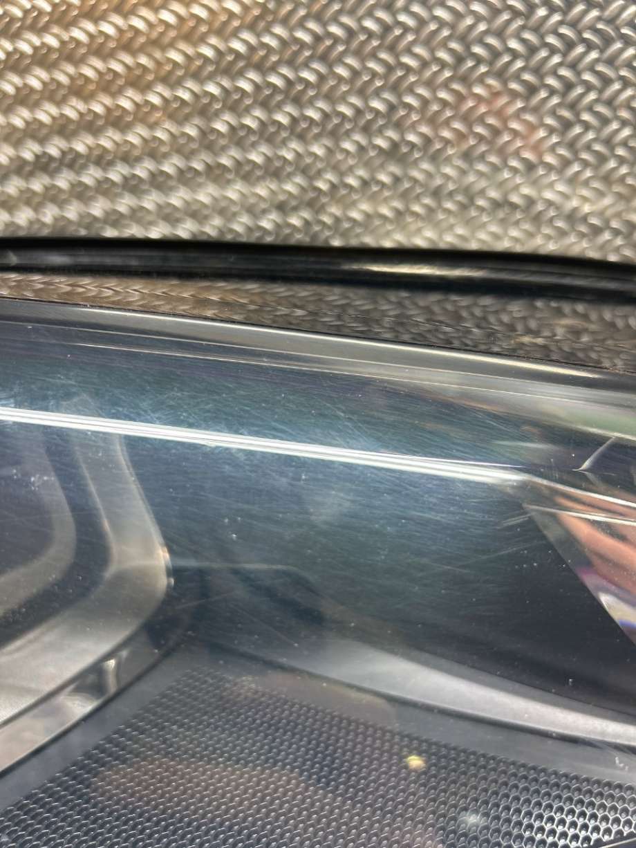 Frontlykt høyre halogen til VW e-Golf 2014-2017 (Fase 1)  (VOLKSWAGEN|5GE941774|5GE 941 774|5GE941036)