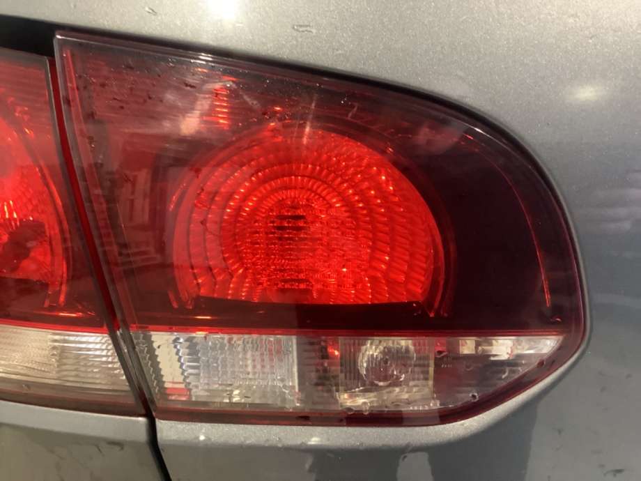 Baklykt venstre indre til VW Golf VI, 2008-2012  (VOLKSWAGEN|5K0945093AA)