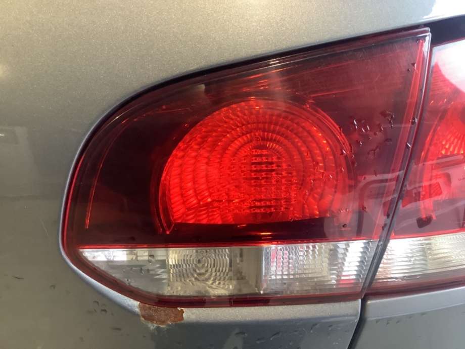 Baklykt høyre indre til VW Golf VI, 2008-2012  (VOLKSWAGEN|5K0 945 094 AA)