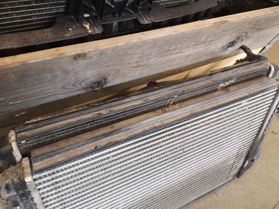 Radiator (manuell gir) til VW Golf VI, 2008-2012  (VOLKSWAGEN|1K0 121 251 DM)