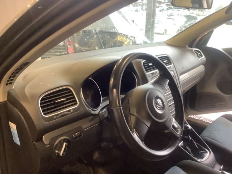 Dashbord til VW Golf VI, 2008-2012  (VOLKSWAGEN|)