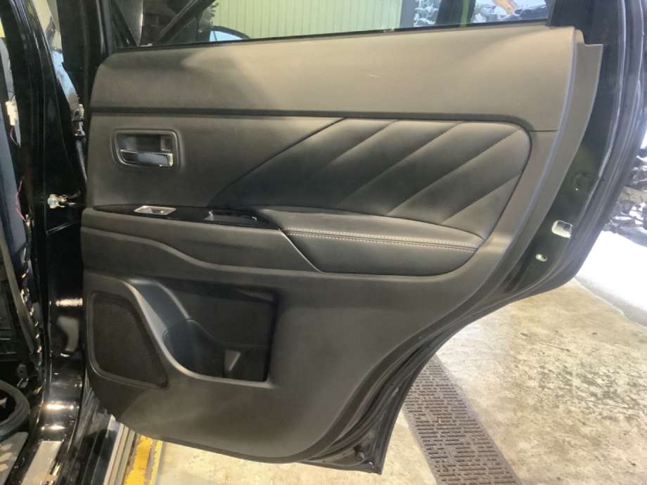Dørtrekk høyre til Mitsubishi Outlander, 2015-->> (Type III, Fase 2)  (MITSUBISHI|7222B434XA)