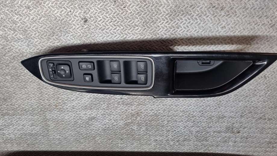 Bryter ruteheis til Mitsubishi Outlander 2015-->> (Type III, Fase 2)  (MITSUBISHI|8608A417|)