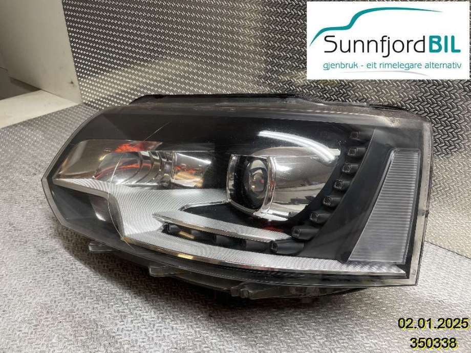 Frontlykt venstre xenon til VW Transporter / Caravelle 2009-2015 (Fase 2) (T5) (T5) (VOLKSWAGEN|7E5 941 017|7E5 941 017 B|7JE594101511S)