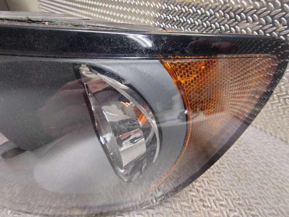 Frontlykt venstre halogen til Volvo V50 2004-2007 (Fase 1)  (VOLVO|31335221|30698885)