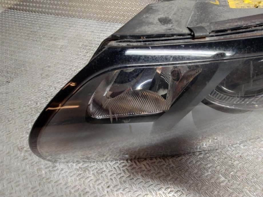Frontlykt venstre halogen til Volvo V50 2004-2007 (Fase 1)  (VOLVO|31335221|30698885)