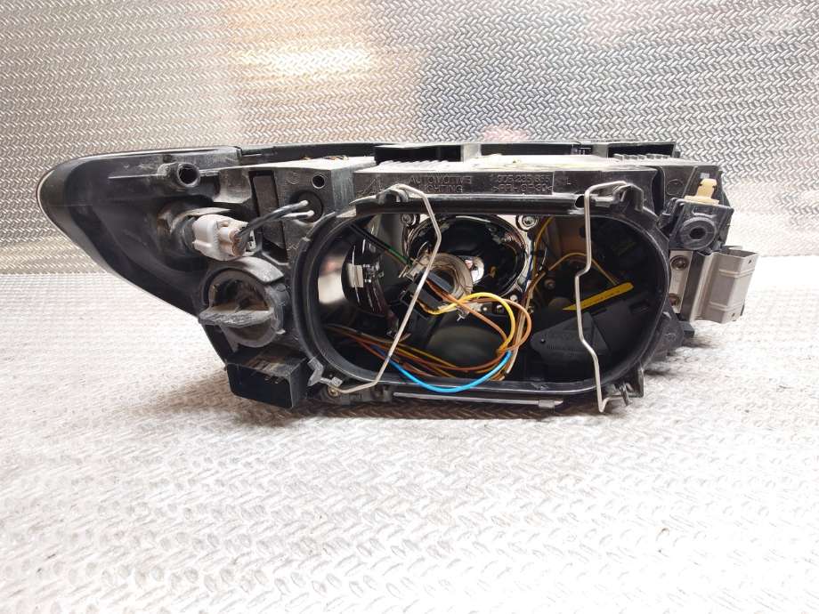 Frontlykt venstre halogen til Volvo V50 2004-2007 (Fase 1)  (VOLVO|31335221|30698885)