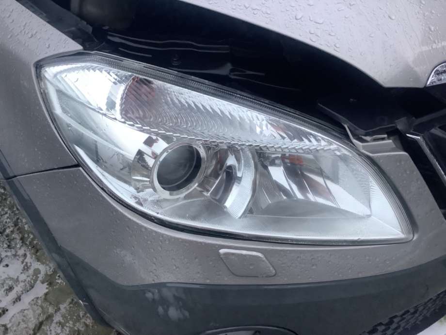 Frontlykt høyre halogen til Škoda Roomster, 2010-2015 (Fase 2)  (SKODA|5J1 941 018 D)