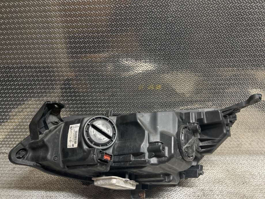 Frontlykt høyre xenon til Opel Astra J 2010-2015 (OPEL|13398145|13306934|1ZT01001206)