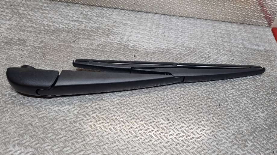 Viskerarm bakrute til Toyota RAV4, 2019-->> (Type V)  (TOYOTA|8524142110)