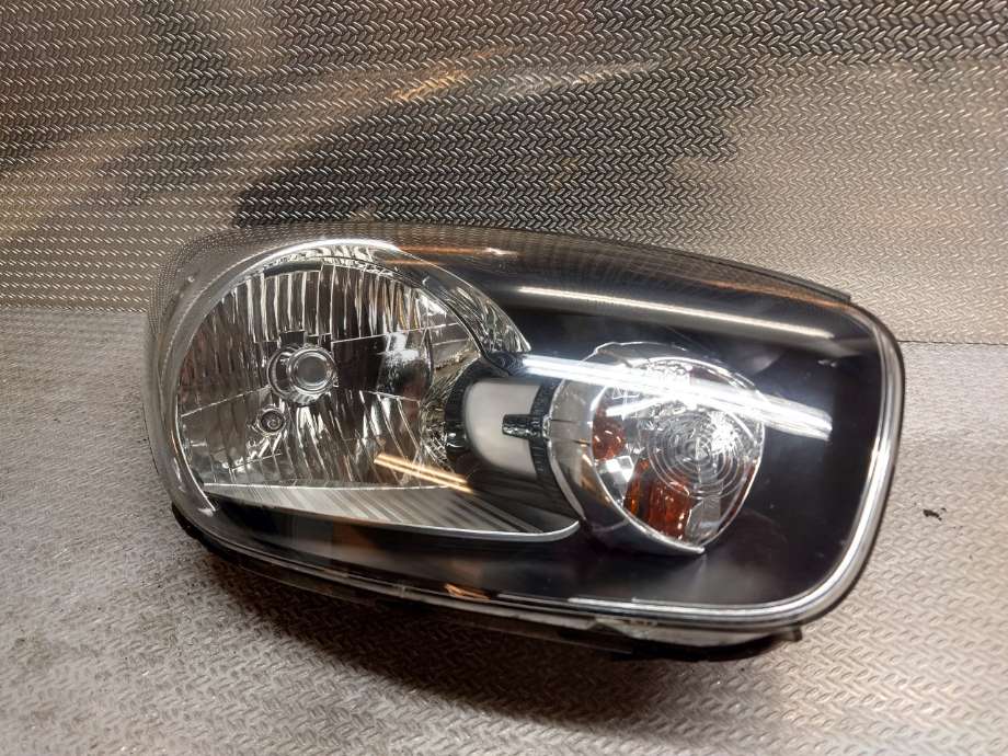 Frontlykt høyre halogen til Kia Picanto, 2011-2017 (Type II)  (KIA|921021Y011)
