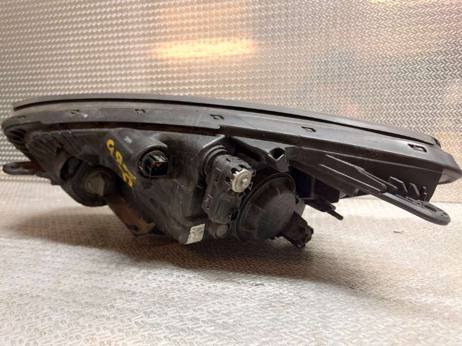 Frontlykt høyre halogen til Kia Picanto 2011-2017 (Type II) (KIA|921021Y011|92102 1Y011|)