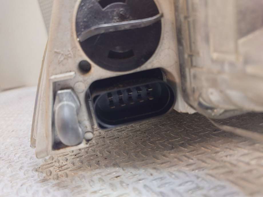 Frontlykt venstre xenon til Škoda Octavia 2005-2008 (Type II, Fase 1)  (SKODA|1Z1941017N|1Z1 941 017 N|)