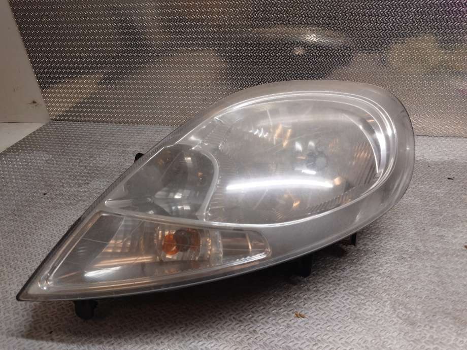 Frontlykt venstre halogen til Renault Trafic 2006-2014 (RENAULT|8200701354|93859829)