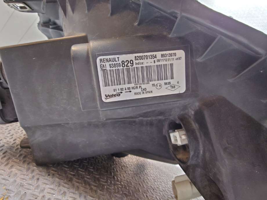 Frontlykt venstre halogen til Renault Trafic 2006-2014 (RENAULT|8200701354|93859829)