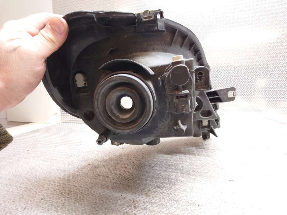 Frontlykt venstre halogen til Renault Trafic 2006-2014 (RENAULT|8200701354|93859829)