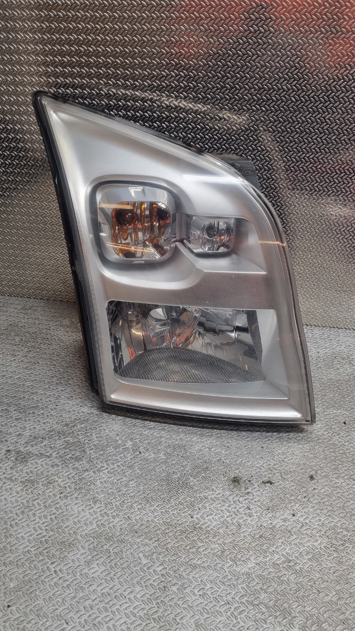 Frontlykt høyre halogen til Ford Transit, 2006-2013 (FORD|1537773)