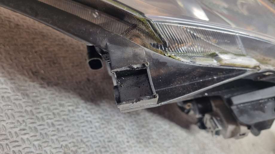 Frontlykt høyre halogen til Toyota Auris 2007-2010 (Type I, Fase 1)  (TOYOTA|8114002490|)