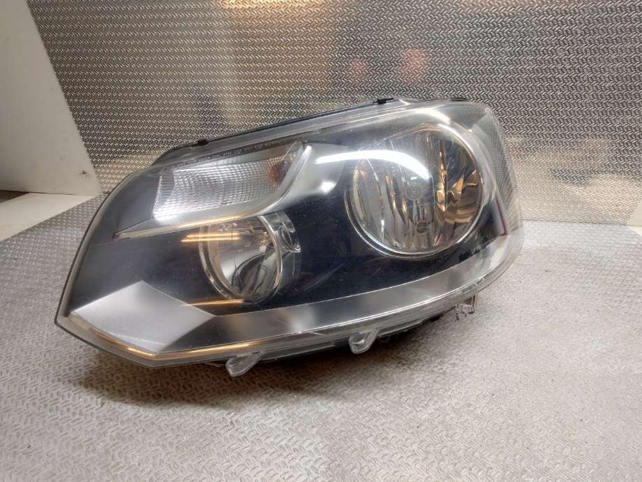 Frontlykt venstre halogen til VW Transporter / Caravelle 2009-2015 (Fase 2) (T5) (T5) (VOLKSWAGEN|7E1 941 015 S|7E1 941 015 C)