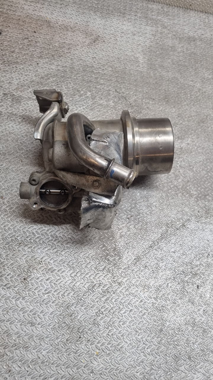 EGR-kjøler til VW Caddy, 2015-2020 (Type III, Fase 3)  (VOLKSWAGEN|04L131512AJ)