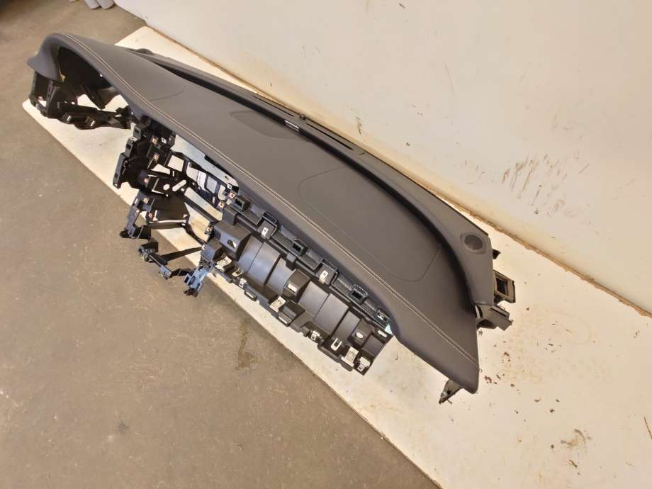 Dashbord til Jaguar XF 2015-->> (X260) (X260) (JAGUAR|GX6304320CG0QKW|T2H21834QKW|)