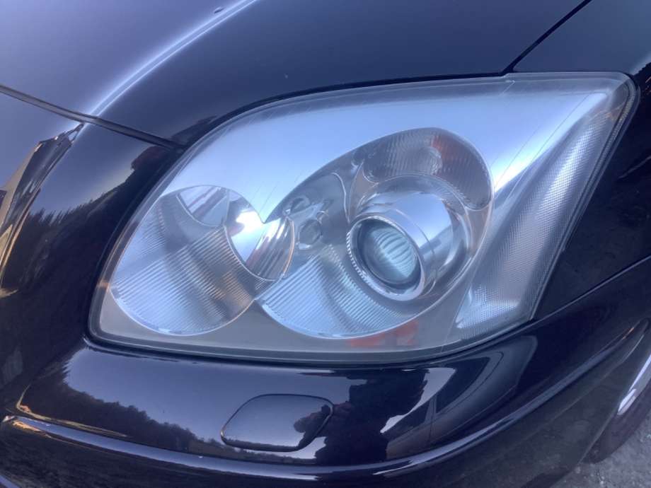 Frontlykt venstre halogen til Toyota Avensis, 2003-2008 (Type II)  (TOYOTA|8117005210)