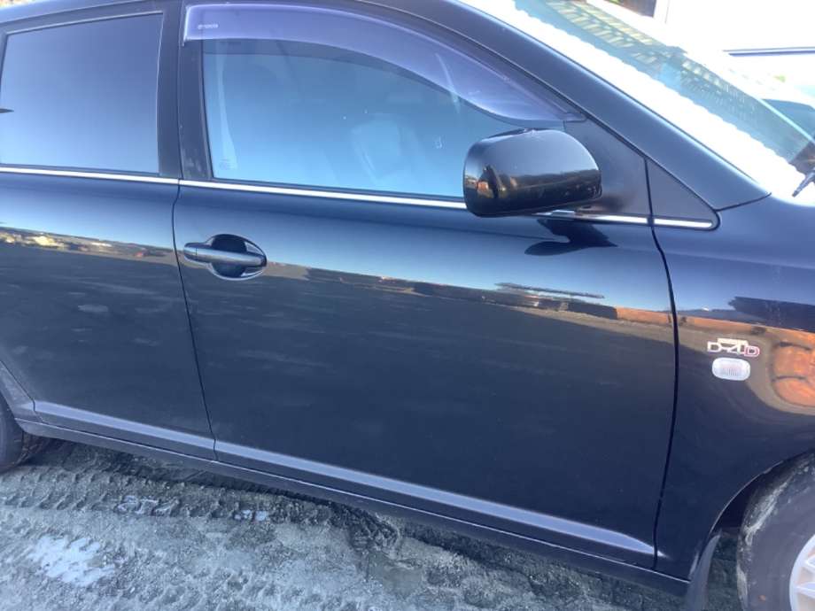 Dør høyre foran til Toyota Avensis, 2003-2008 (Type II)  (TOYOTA|)