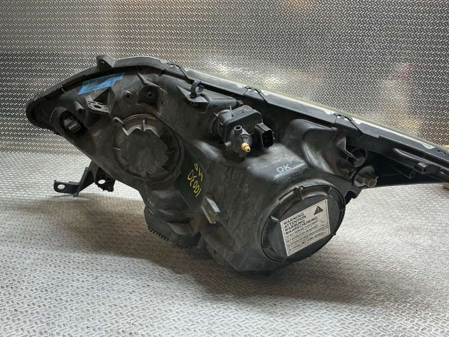 Frontlykt høyre halogen til Honda CR-V 2007-2012 (Type III)  (HONDA|33101SWWG11|)