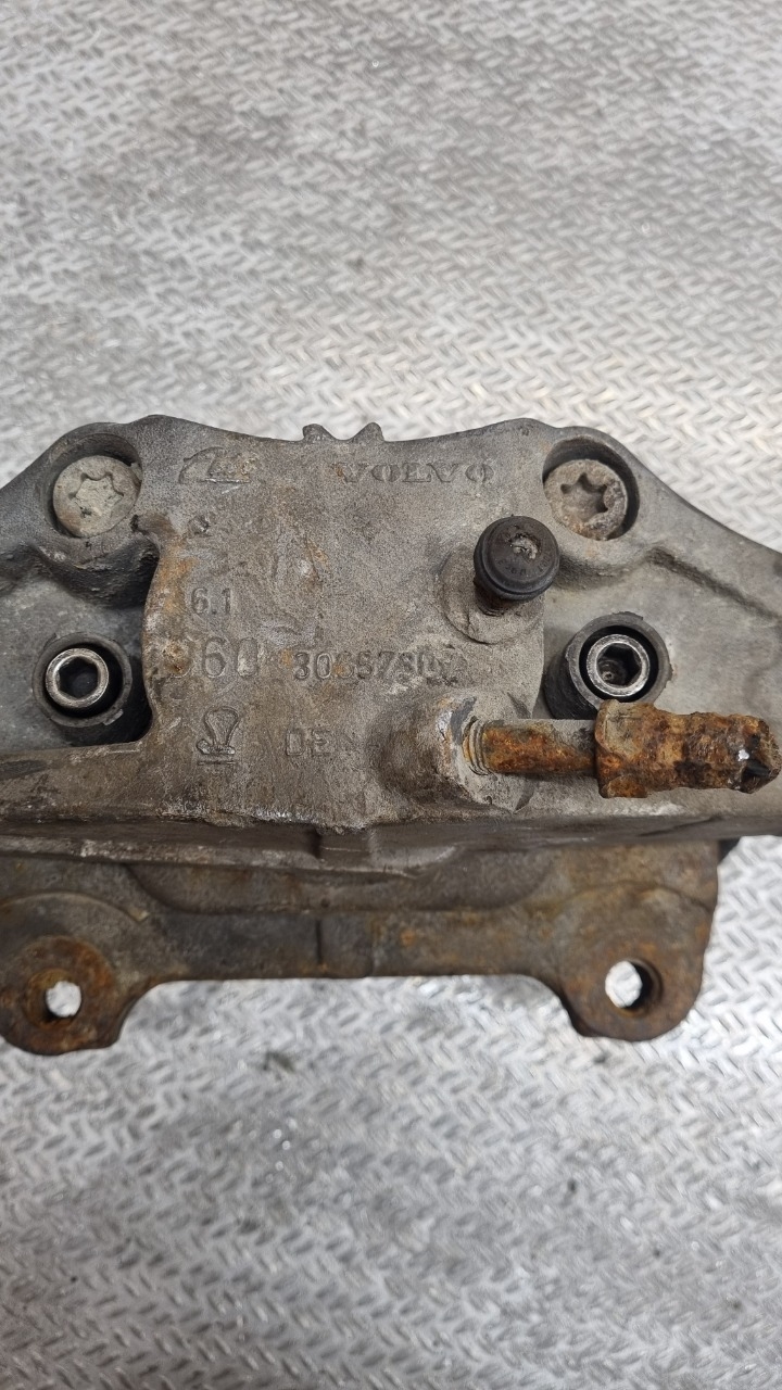 Bremsecaliper høyre foran til Volvo XC90 2002-2006 (Type I, Fase 1)  (8602858||30657307)
