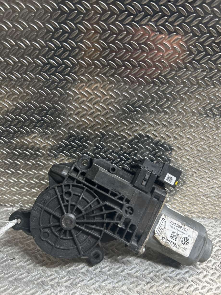 Ruteheis høyre til VW Transporter / Caravelle, 2009-2015 (Fase 2) (T5) (T5) (VOLKSWAGEN|7E0959802)