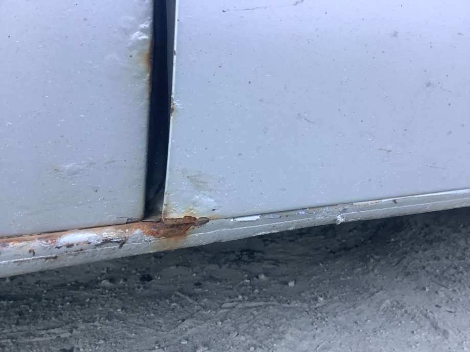 Dør høyre foran til VW Transporter / Caravelle 2003-2009 (Fase 1) (T5) (T5) (VOLKSWAGEN|7E5831056E|7LA831056C|)