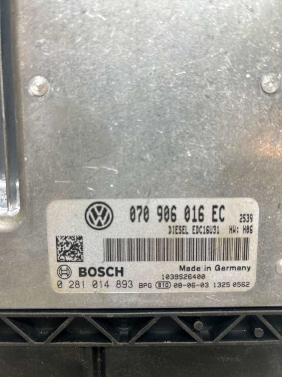 Styreenhet motor til VW Transporter / Caravelle 2003-2009 (Fase 1) (T5) (T5) (VOLKSWAGEN|070906016EC|0281014893|070 906 016 EC)
